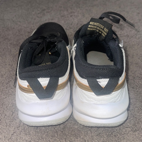 Nike hustle DX SU21 youth sneakers - Picture 5 of 9